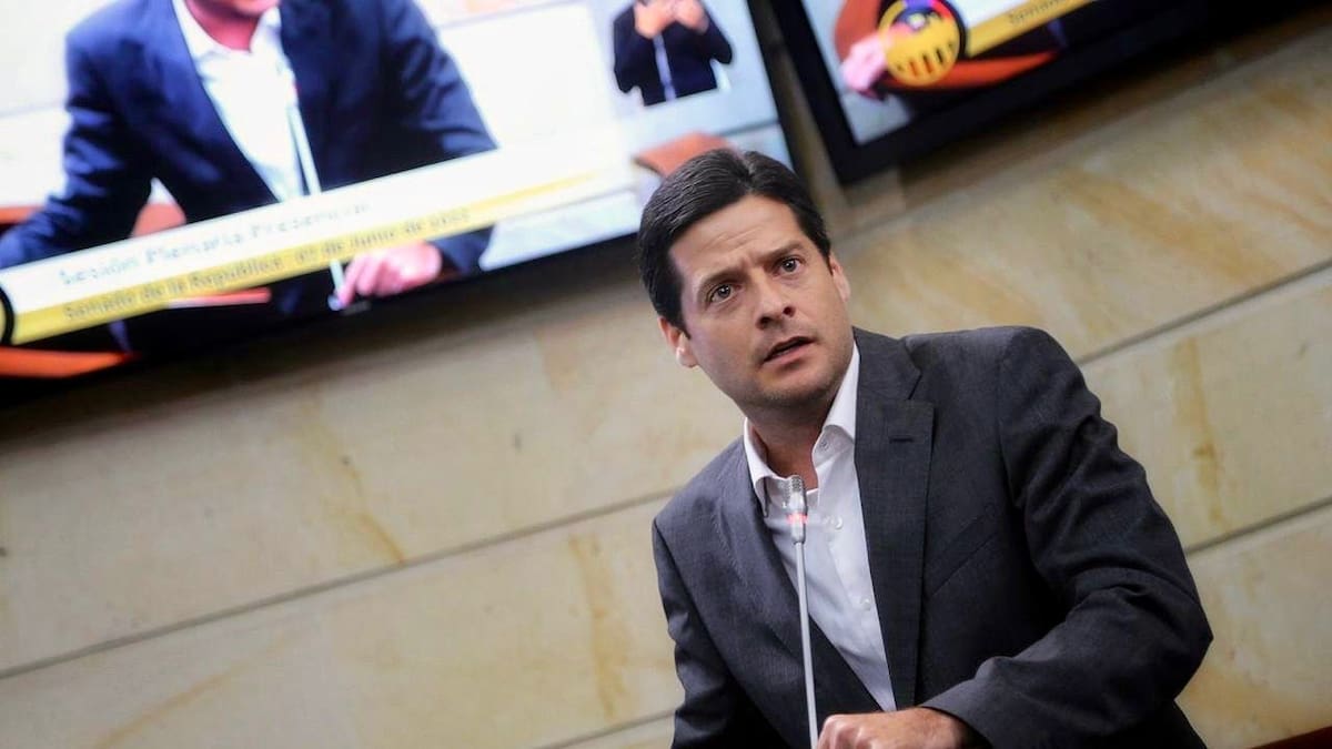 Decisión es hacer equipo con Uribe, Germán Vargas Lleras, La U: senador liberal Mauricio Gómez Amín
