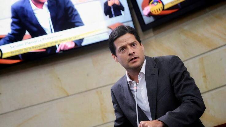 Decisión es hacer equipo con Uribe, Germán Vargas Lleras, La U: senador liberal Mauricio Gómez Amín