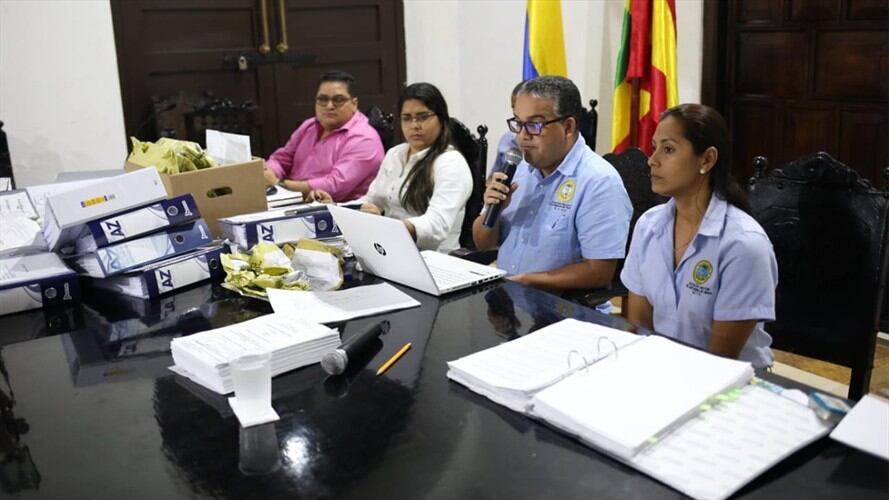 El alcalde Pedrito Pereira presidió la audiencia en la que fue adjudicado el contrato. Foto: Prensa Alcaldía de Cartagena.