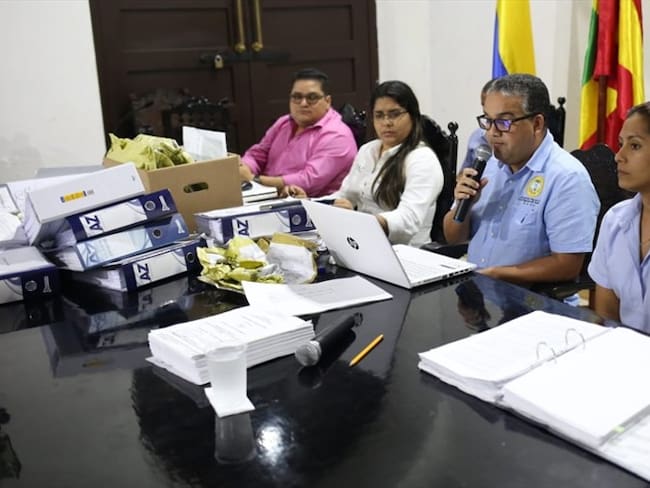 El alcalde Pedrito Pereira presidió la audiencia en la que fue adjudicado el contrato. Foto: Prensa Alcaldía de Cartagena.