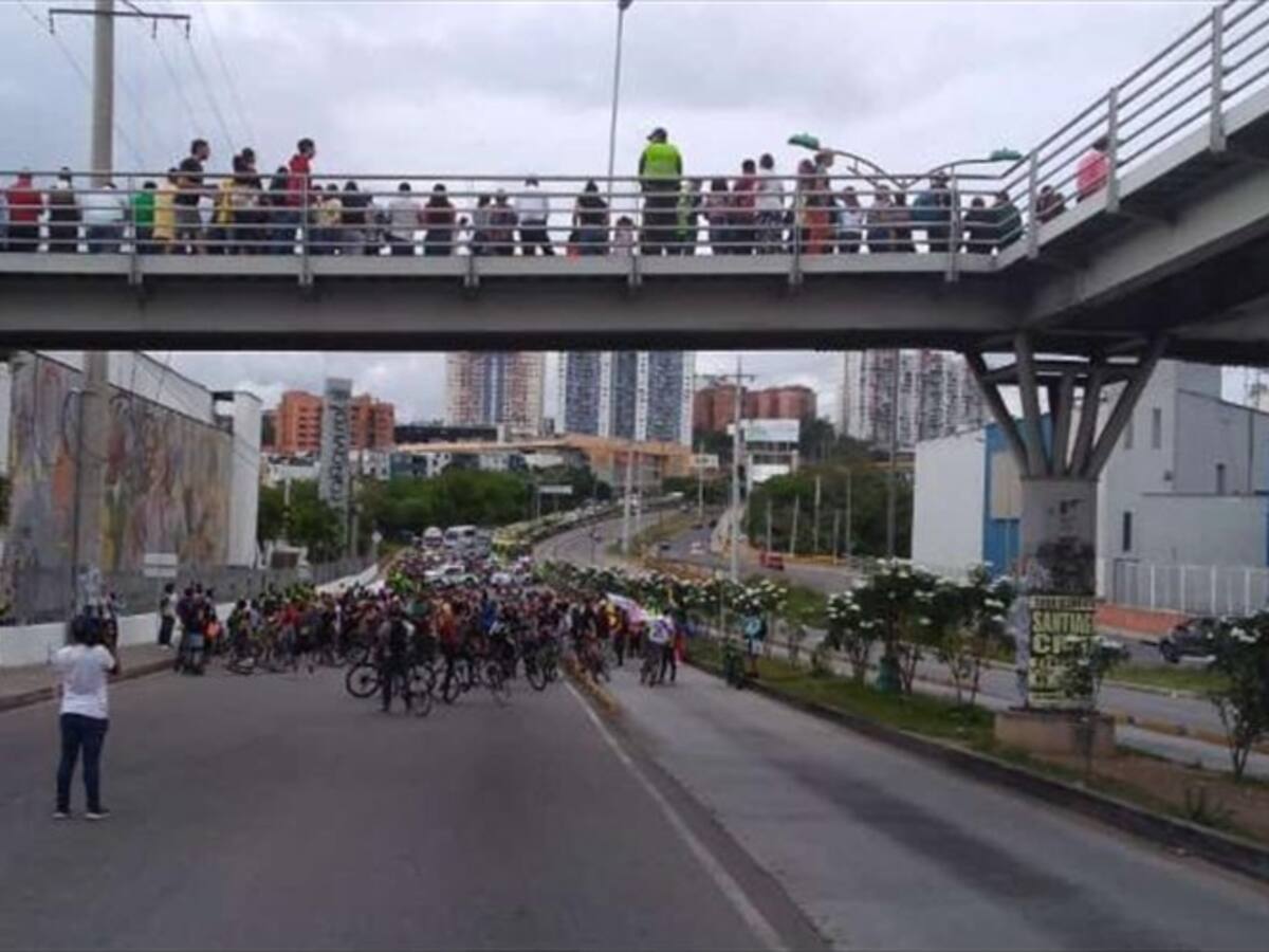 Con 'biciclatón' se celebra el tercer día de paro en Bucaramanga