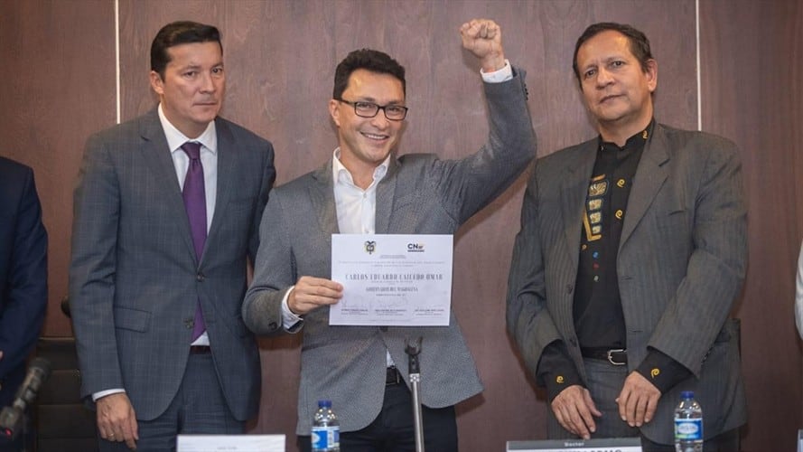 CNE entregó credencial a Carlos Caicedo como gobernador del Magdalena. Foto: Cortesía Fuerza Ciudadana