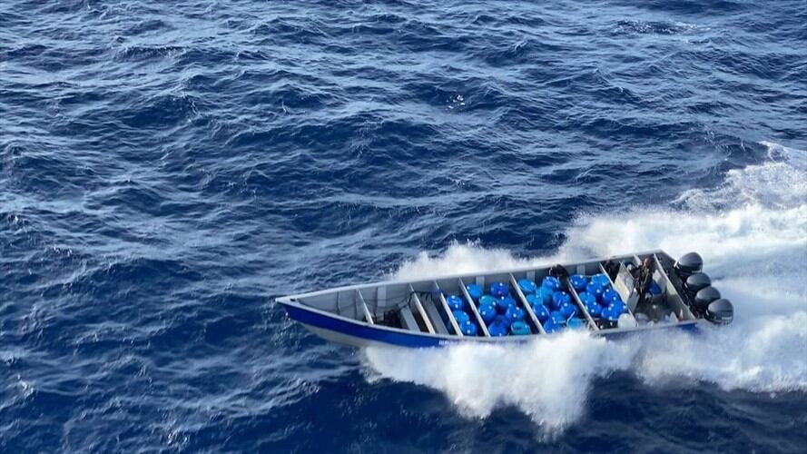Autoridades colombianas lograron interceptar en el mar Caribe una motonave Go Fast con un cargamento de cocaína. Foto: Colprensa