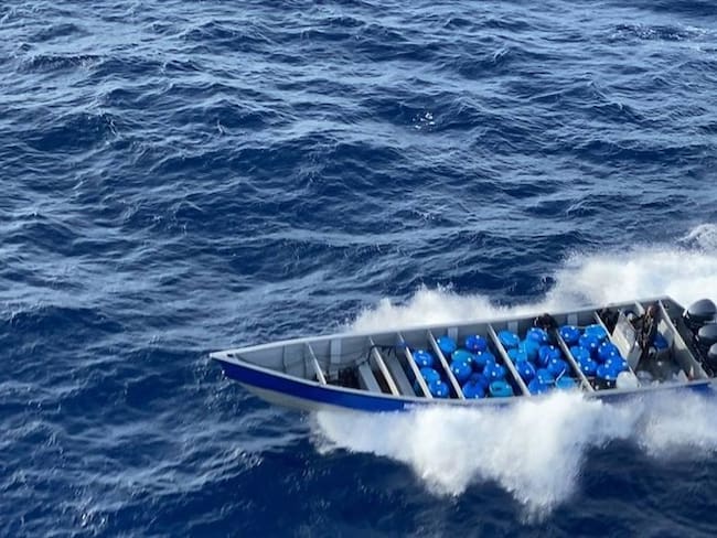 Autoridades colombianas lograron interceptar en el mar Caribe una motonave Go Fast con un cargamento de cocaína. Foto: Colprensa
