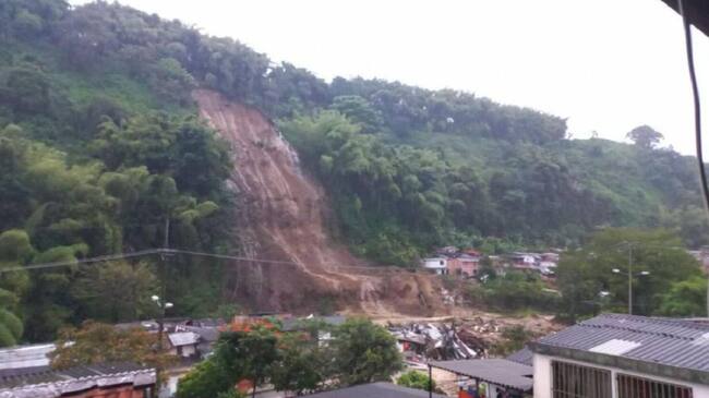 Derrumbe en Pereira, ha dejado varios fallecidos. Crédito: Suministrada por la comunidad.