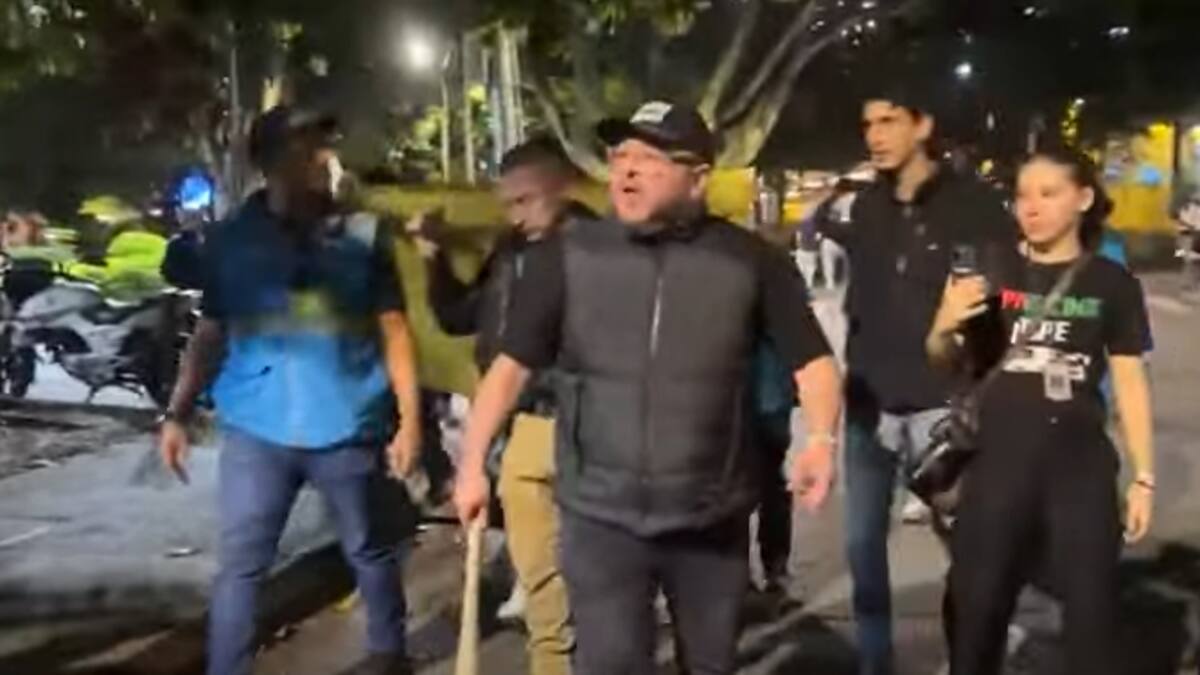 Concejal de Medellín que amenazó con bate a manifestantes: “Hice lo que la gente estaba pidiendo”