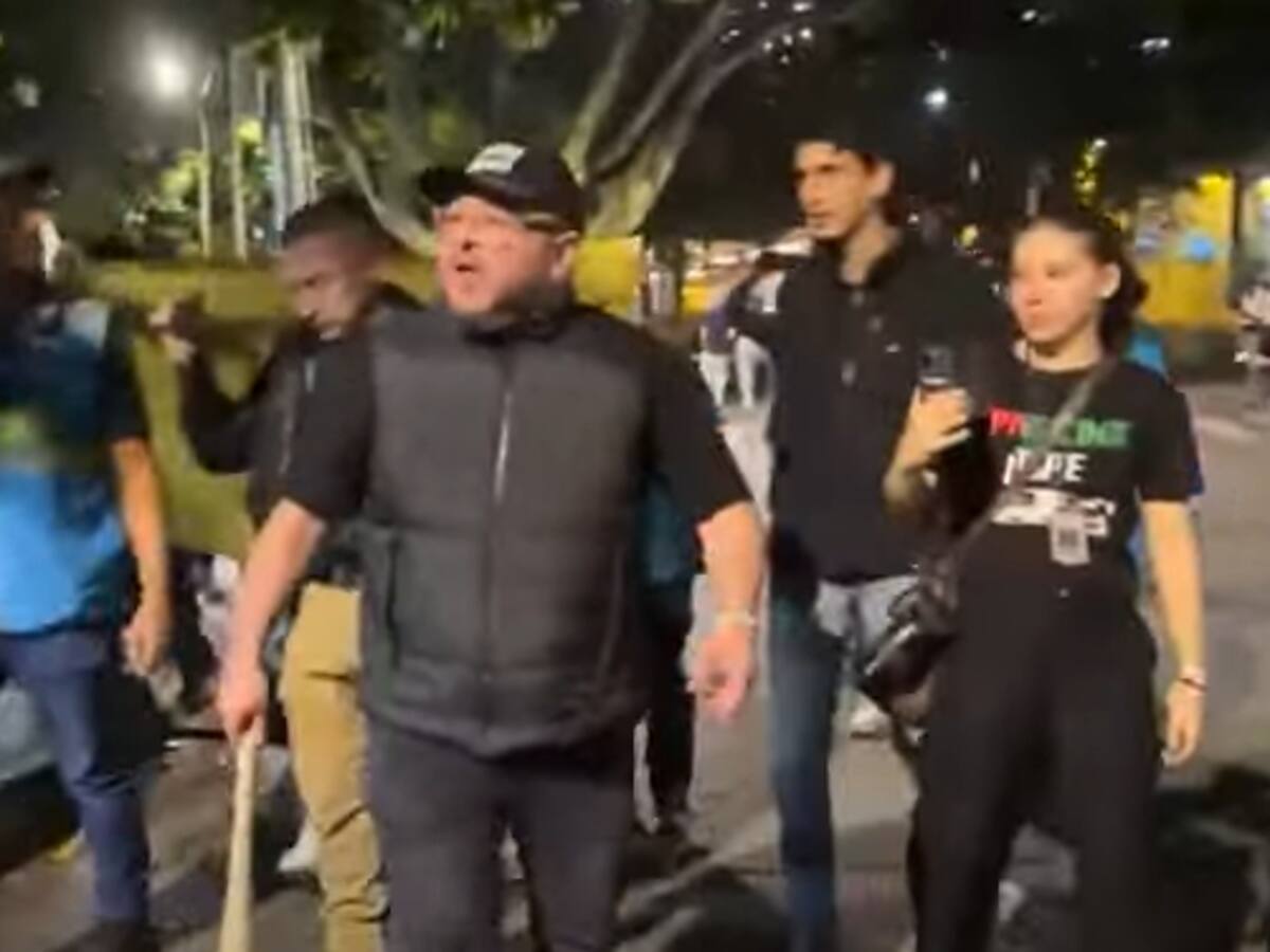 Concejal de Medellín que amenazó con bate a manifestantes: “Hice lo que la gente estaba pidiendo”