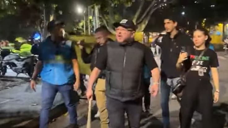 Concejal de Medellín que amenazó con bate a manifestantes: “Hice lo que la gente estaba pidiendo”