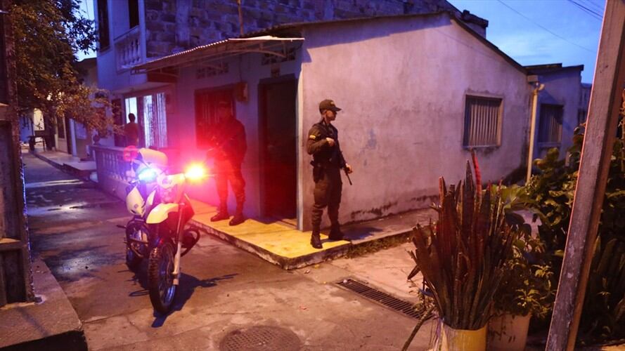 Diez personas involucradas como presuntas integrantes de la organización “La Empresa” fueron capturadas. Foto: Policía Nacional