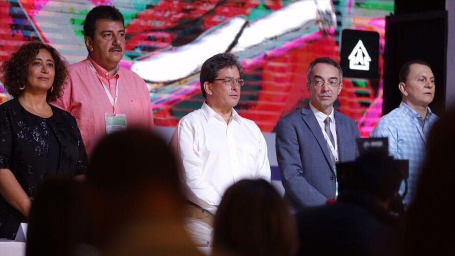 Alberto Carrasquilla señaló que el país presenta problemas de endeudamiento y que la economía del país está en aprietos. Foto: Antonio Canchila (W Radio)