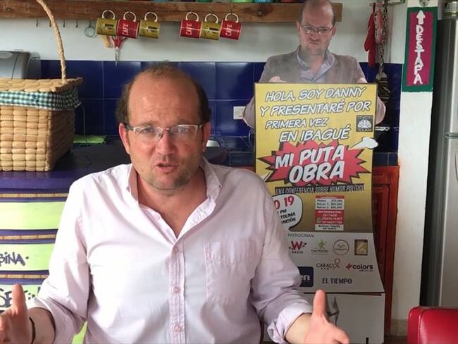 El periodista Daniel Samper Ospina habla de cada una de sus experiencias desde que empezó con ´Mi puta obra'. Foto: Captura de pantalla.