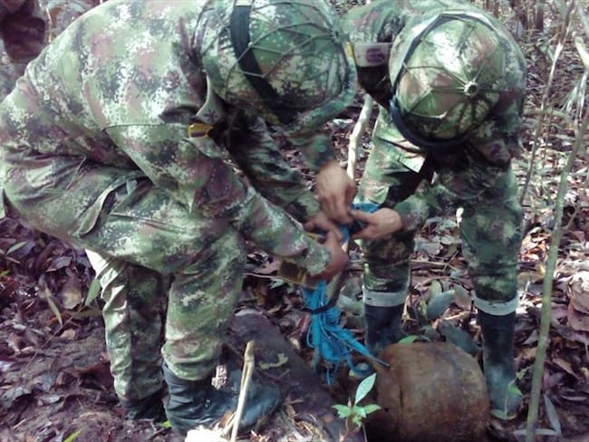 Desactivan cilindro bomba cerca de una escuela indígena en Vaupés. Foto: Ejército Nacional