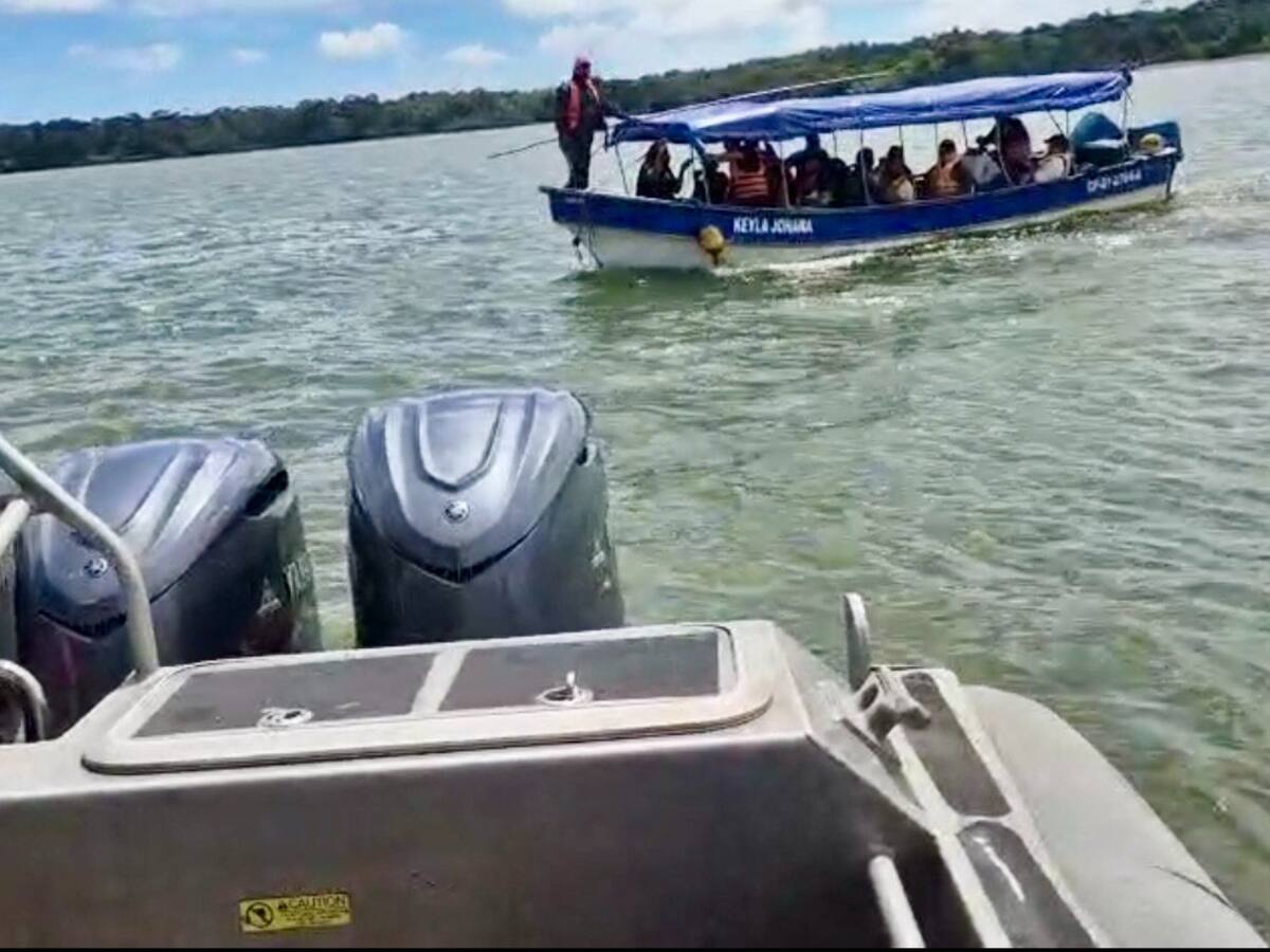 Rescatan a pasajeros que fueron abandonados en aguas de Buenaventura tras un asalto