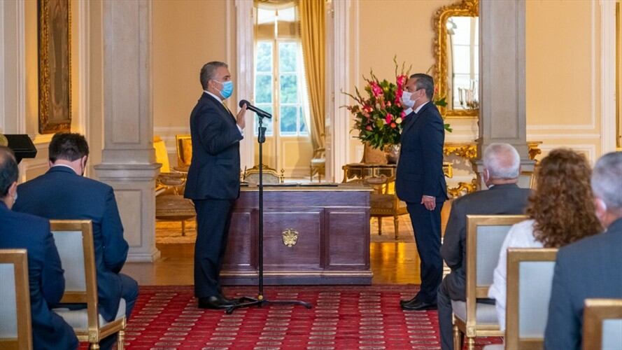 Duque posesionó al alto comisionado para la paz. Foto: Cortesía Presidencia