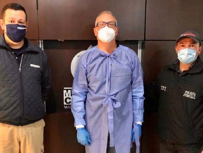 Sergio Hernán Perdomo Liévano fue ubicado en el aeropuerto internacional El Dorado de Bogotá, justo cuando pretendía viajar a Madrid. Foto: Fiscalía General de la Nación