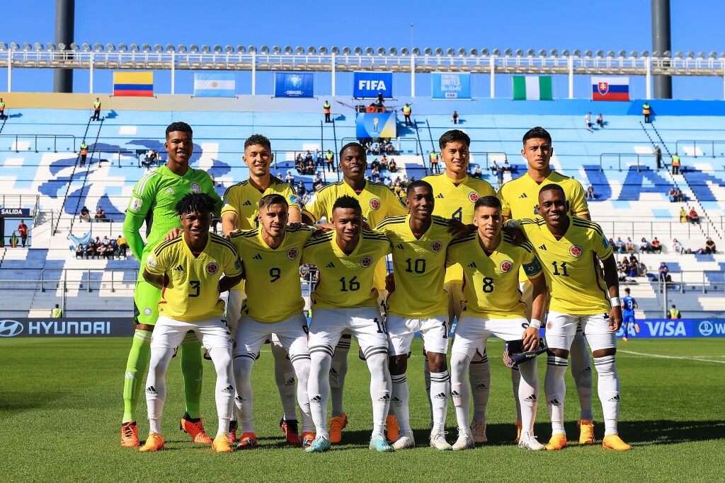 SAN JUAN, ARGENTINA - MAY 31: Players of Colombia poses for a team photo prior a FIFA U-20 World Cup Argentina 2023  Round of 16 match between Colombia and Slovakia at Estadio San Juan on May 31, 2023 in San Juan, Argentina. (Photo by Buda Mendes - FIFA/FIFA via Getty Images)