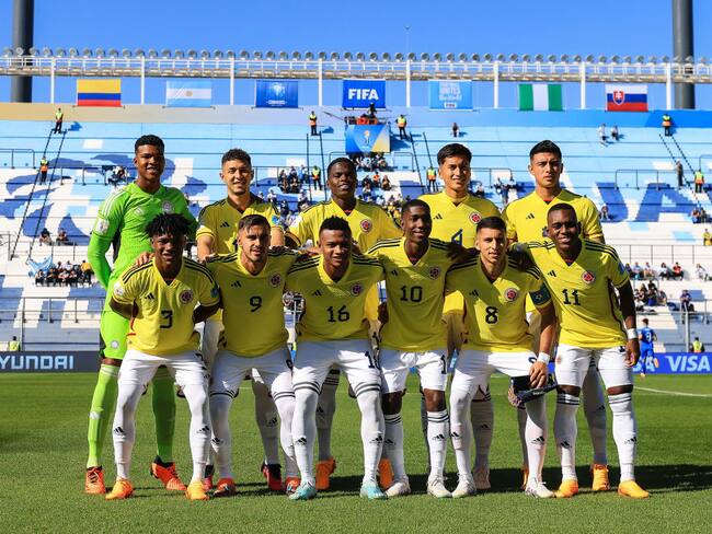 SAN JUAN, ARGENTINA - MAY 31: Players of Colombia poses for a team photo prior a FIFA U-20 World Cup Argentina 2023 Round of 16 match between Colombia and Slovakia at Estadio San Juan on May 31, 2023 in San Juan, Argentina. (Photo by Buda Mendes - FIFA/FIFA via Getty Images)