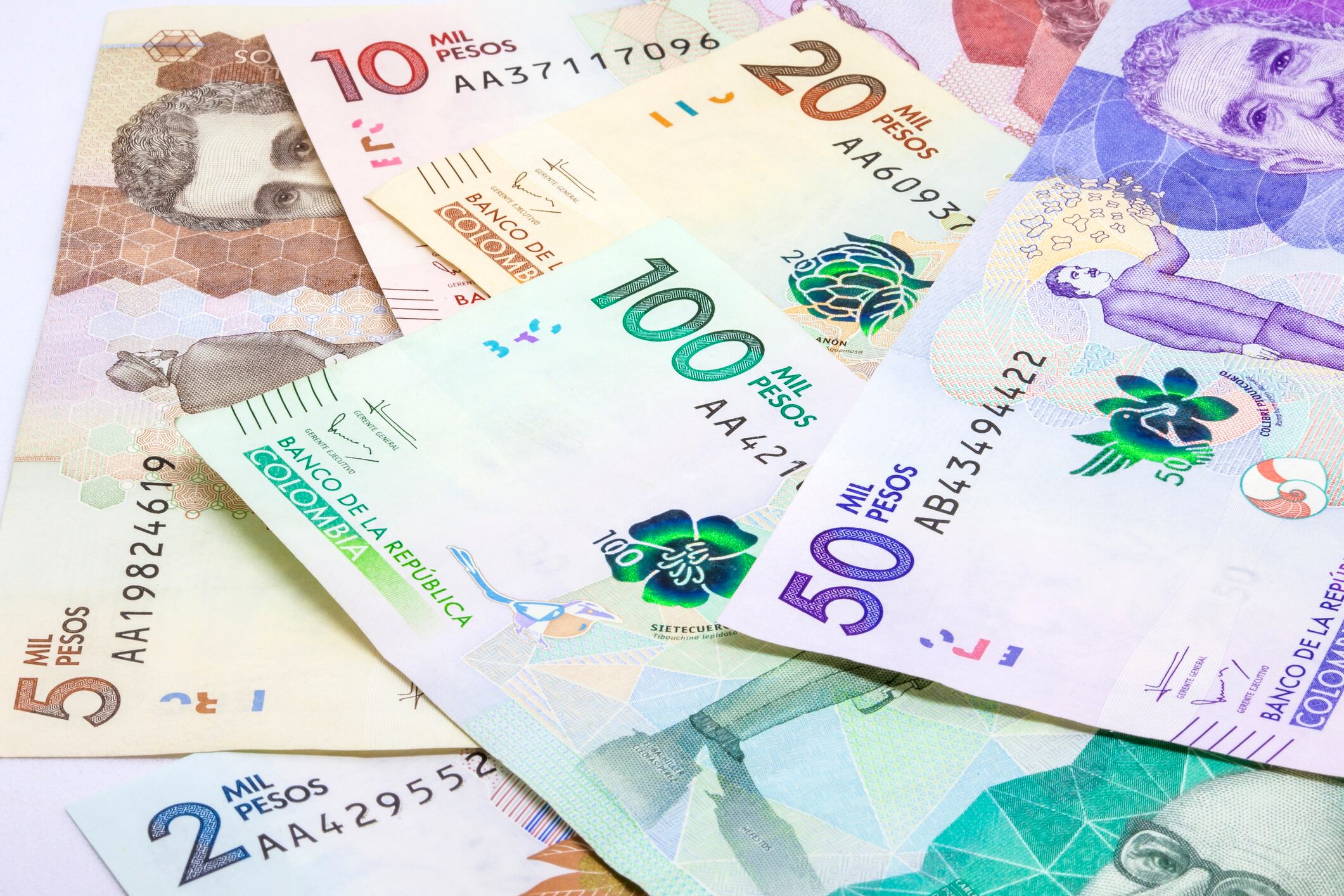 Confirmada multa contra Banco Serfinanza por incumplir cupos máximos para accionistas. Foto: Getty Images