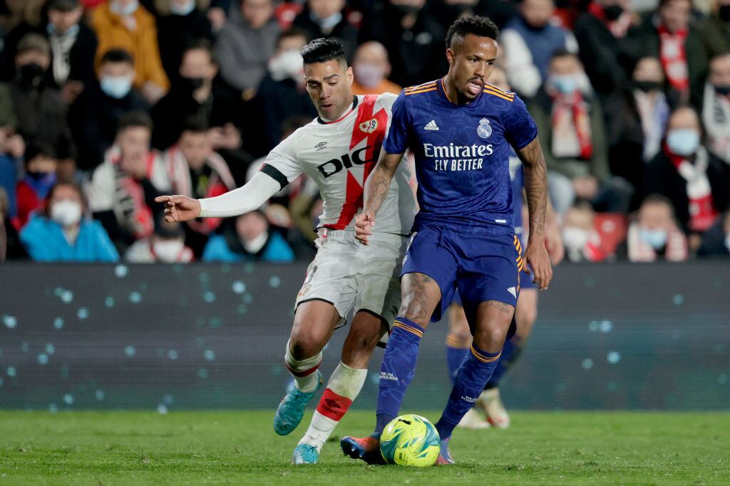 Radamel Falcao del Rayo Vallecano y Eder Militao del Real Madrid   (Photo by David S. Bustamante/Soccrates/Getty Images)