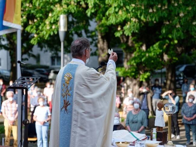 Cien párrocos alemanes realizaron bendiciones masivas a parejas del mismo sexo
