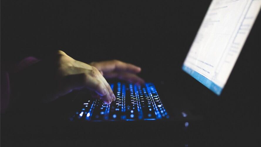 El Departamento de Justicia de Estados Unidos anunció que había "confiscado" 33 sitios web de medios controlados por el gobierno iraní.. Foto: Getty Images