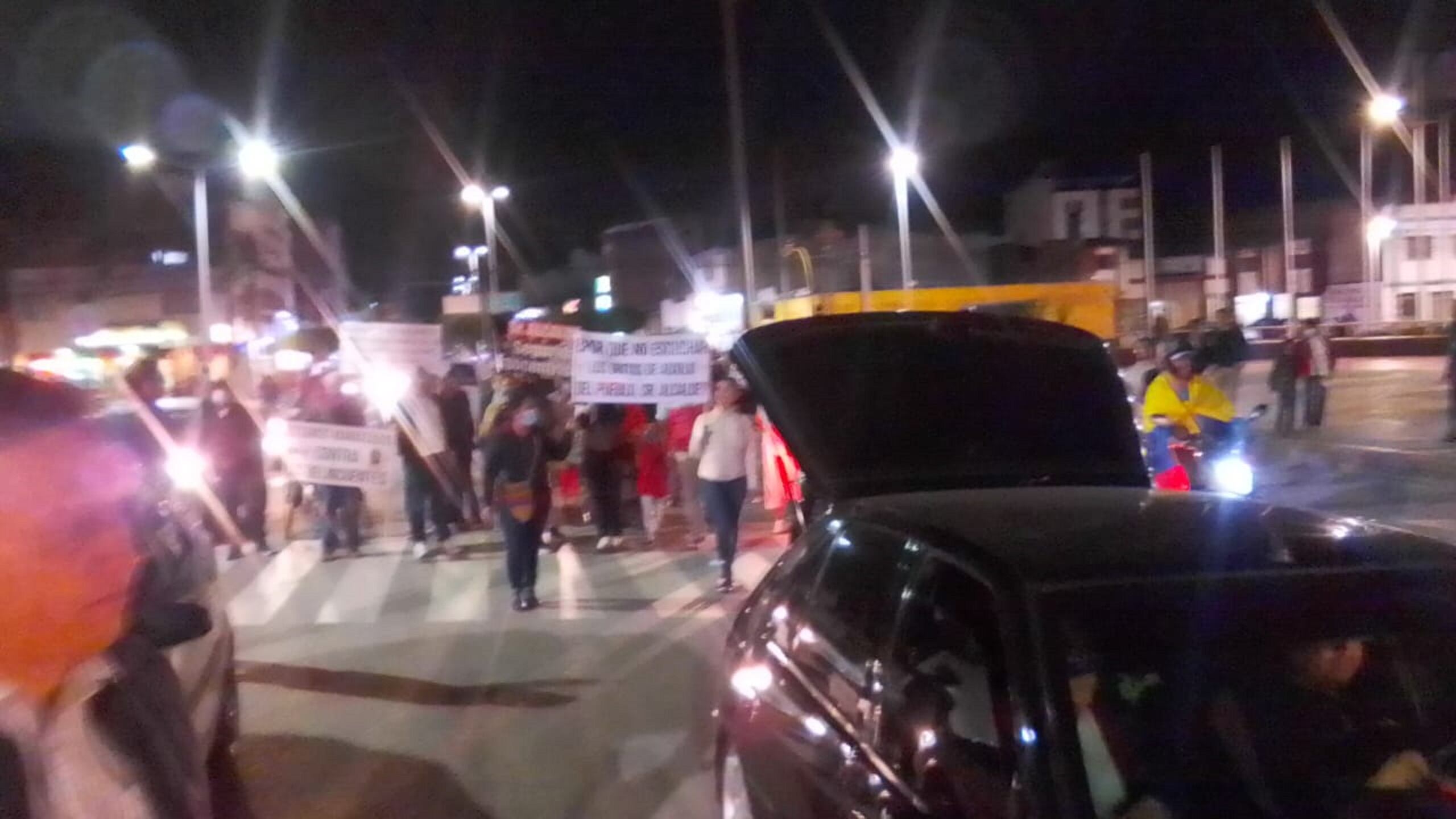 La comunidad desarrolló una marcha pidiendo al alcalde mayores acciones contra la delincuencia.