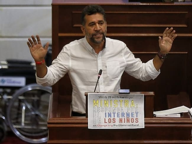 León Fredy Muñoz, representante a la Cámara por la Alianza Verde rechazó la votación de la moción de censura contra Karen Abudinen . Foto: Colprensa