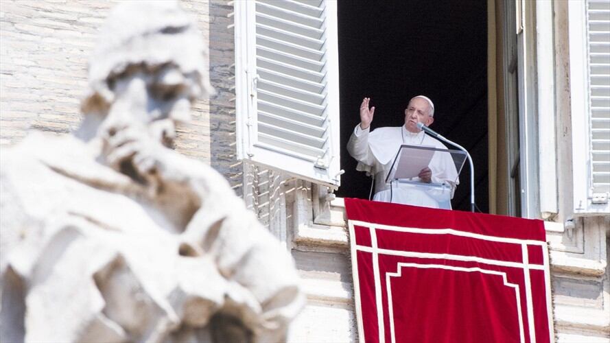Papa Francisco duró cerca de media hora atrapado en un ascensor en el Vaticano Foto: Agencia EFE