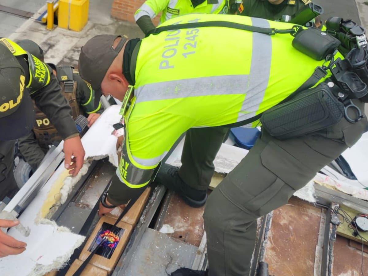 Hallan 304 kilos de cocaína ocultos en el techo de un bus en la vía Bogotá – Villavicencio