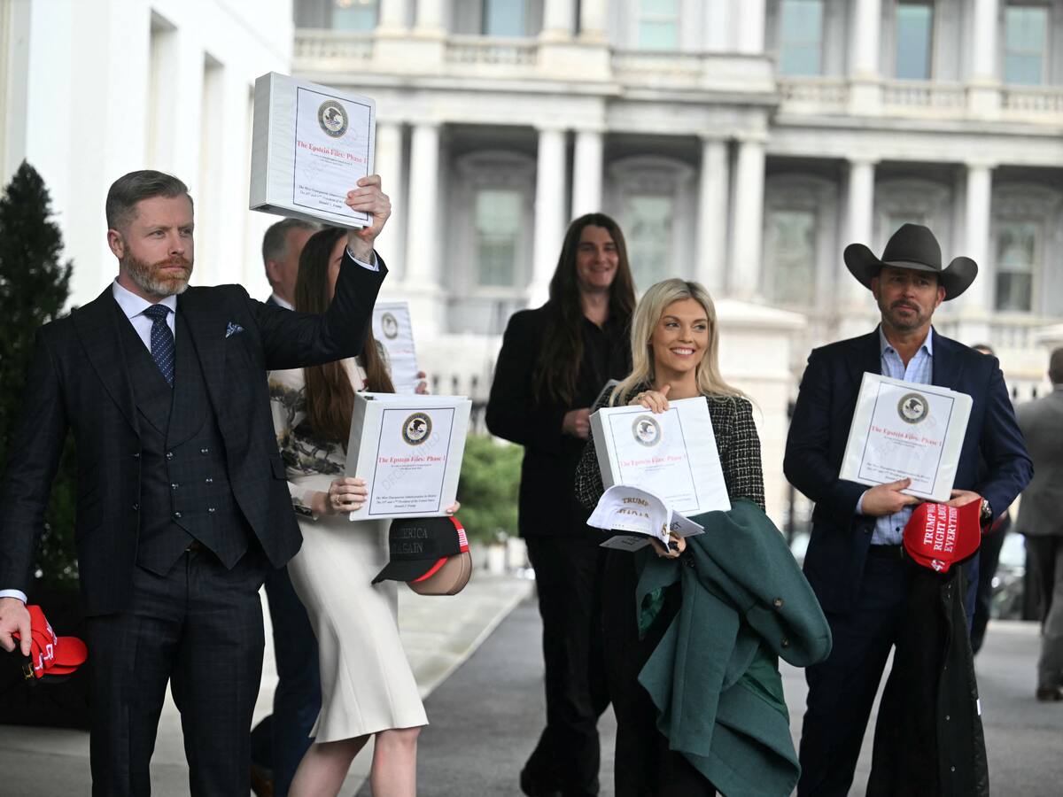 El gobierno de Donald Trump publicó documentos ya conocidos del expediente de Jeffrey Epstein