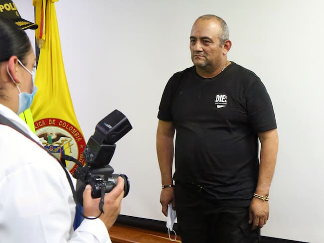 Dairo Antonio Úsuga, alias &#039;Otoniel&#039;, es visto en las instalaciones de Antinarcóticos y DIJIN (Dirección de Investigación Criminal e INTERPOL) en Bogotá, Colombia, el 23 de octubre de 2021.