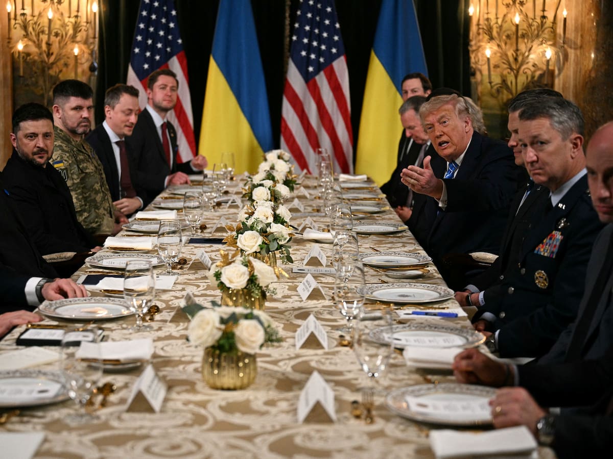 Frente a frente, Trump y Zelenski conversan de paz: así avanza reunión entre ambos jefes de Estado
