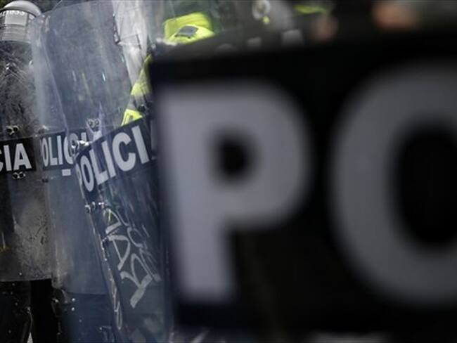 El joven relata que los uniformados también le propinaron patadas en la cara e impidieron que la ambulancia lo recogiera.. Foto: Colprensa-Sergio Acero