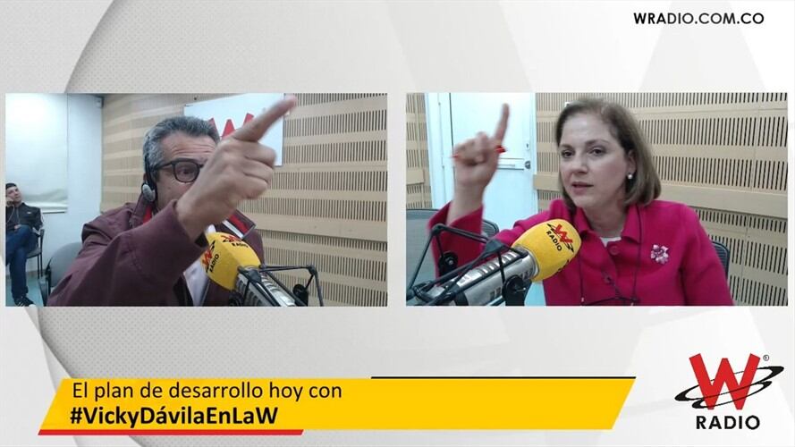 María del Rosario Guerra y Luis Velasco debaten en La W . Foto: La WCon Vicky Dávila