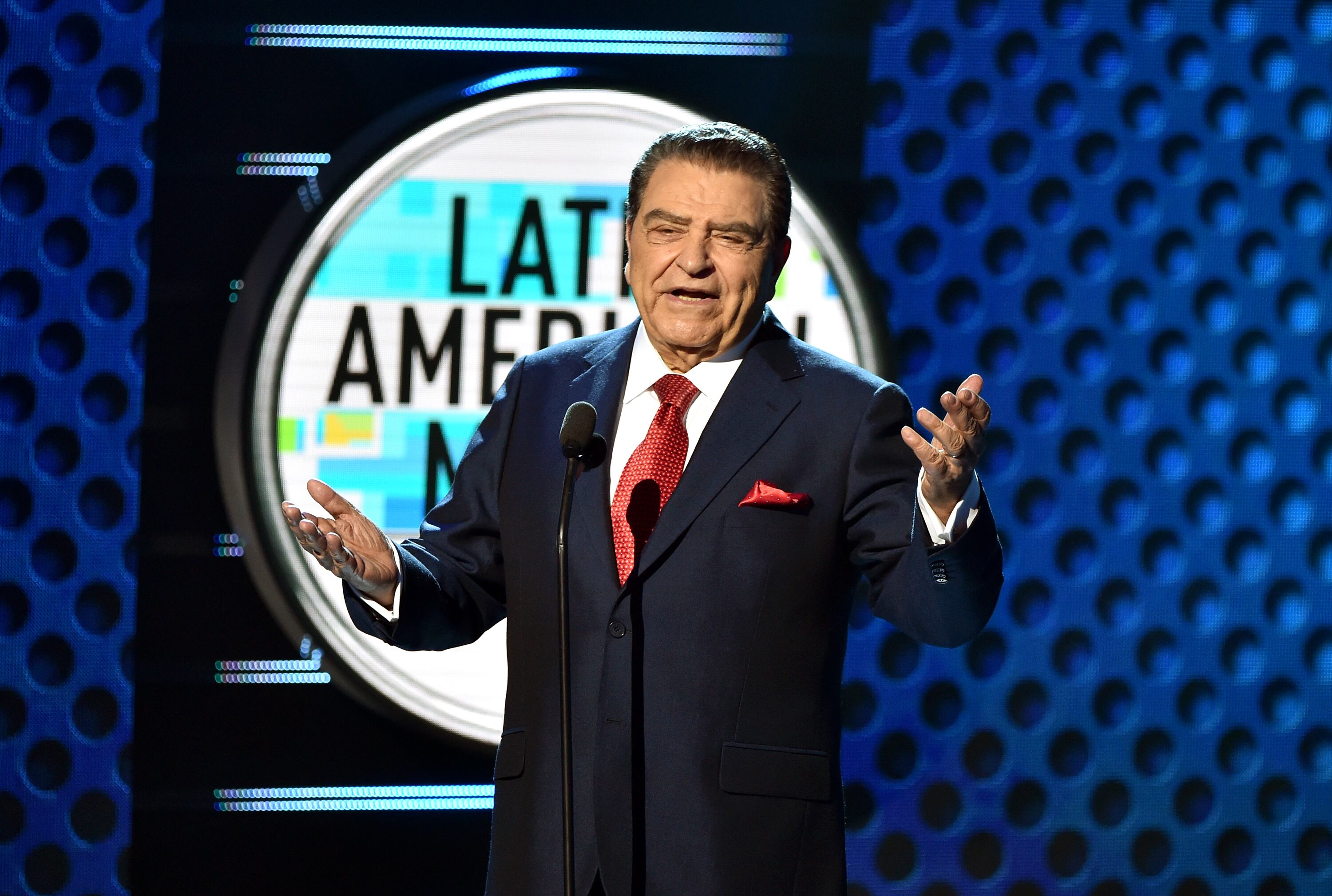 Don Francisco, el animador más exitoso en español, se convierte en un fenómeno digital