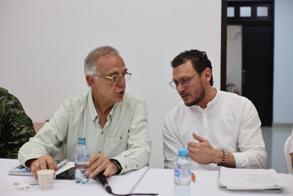 Ministro de Defensa, Iván Velásquez (izquierda). Foto: Suministrada.