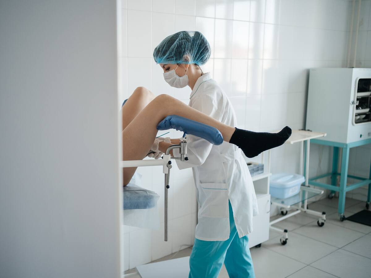 “Muchas mujeres prefieren no mostrar sus genitales por vergüenza”, experta comenta