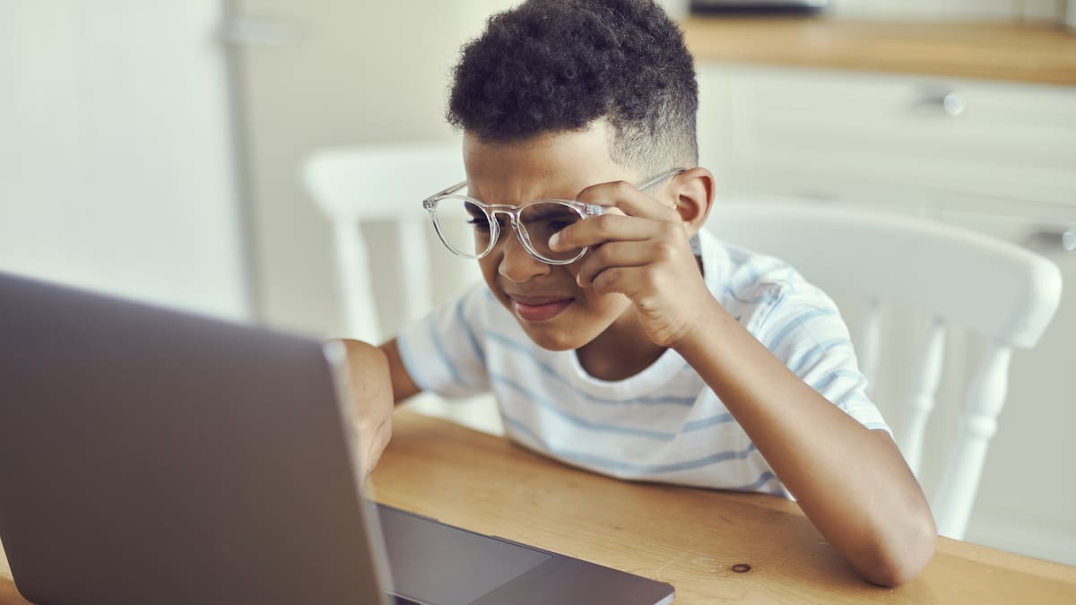 ¿Qué puede ocurrir si tiene miopía y no utiliza sus gafas formuladas? Optómetra explicó