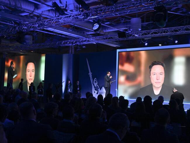 Elon Musk en el congreso del partido ultraderechista Liga. FOTO: EFE/EPA/CLAUDIO GIOVANNINI