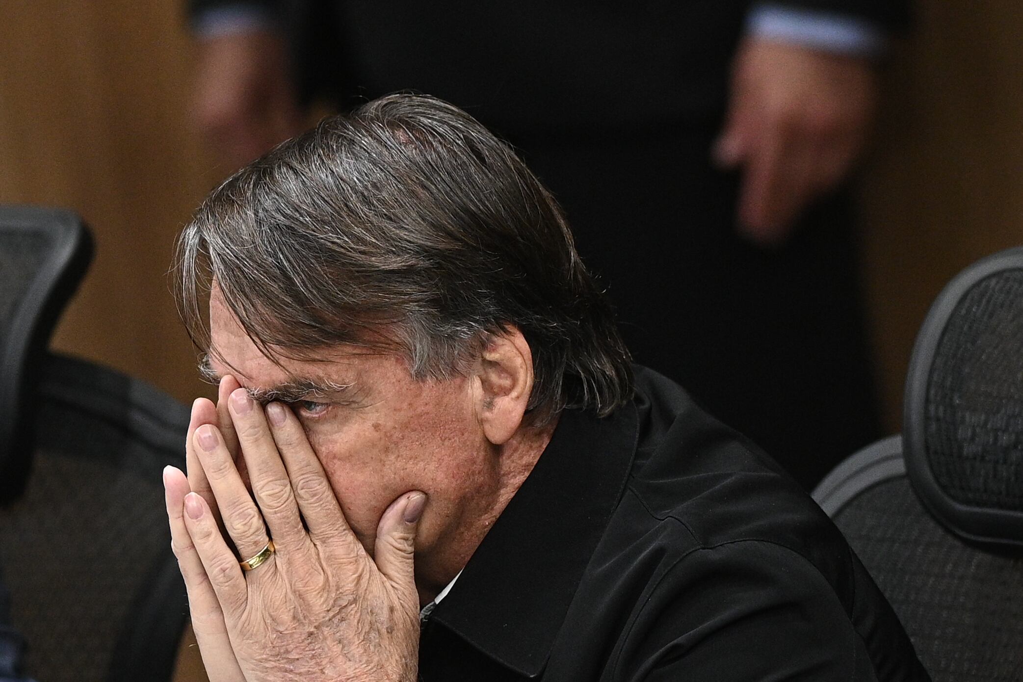 Bolsonaro y su esposa guardan silencio ante policía por escándalo de joyas. El expresidente Bolsonaro en un acto pública en Brasil. EFE/Andre Borges