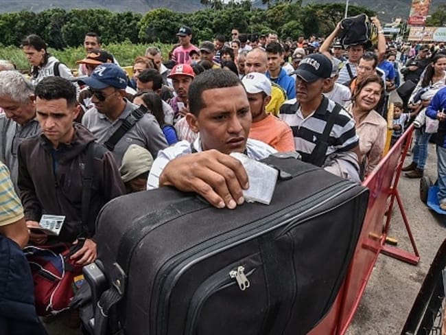 La exigencia de pasaporte no va a parar la migración venezolana: Migración Colombia. Foto: Getty Images