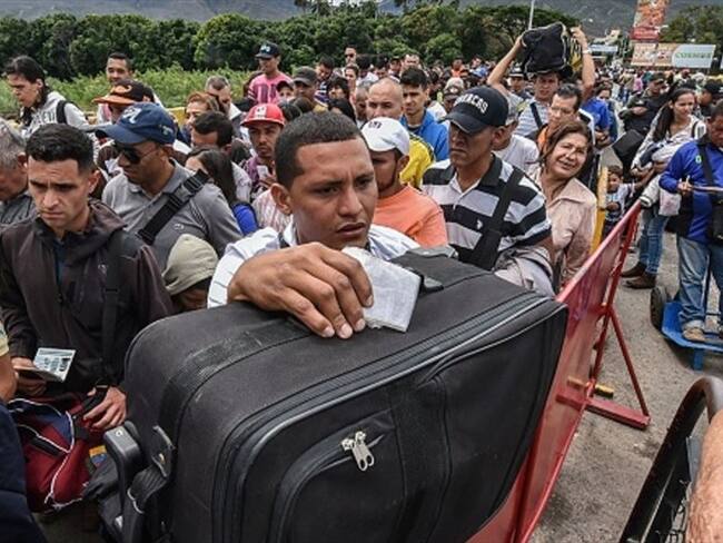 La exigencia de pasaporte no va a parar la migración venezolana: Migración Colombia. Foto: Getty Images
