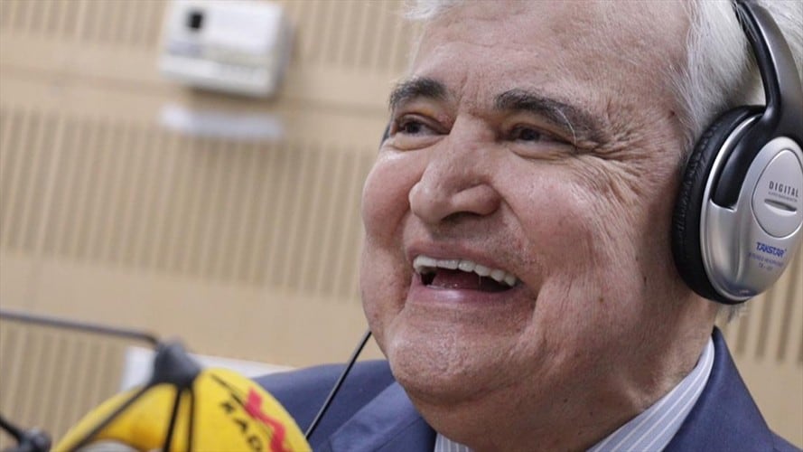 Jorge Barón en la cabina de La W . Foto: La WCon Vicky Dávila