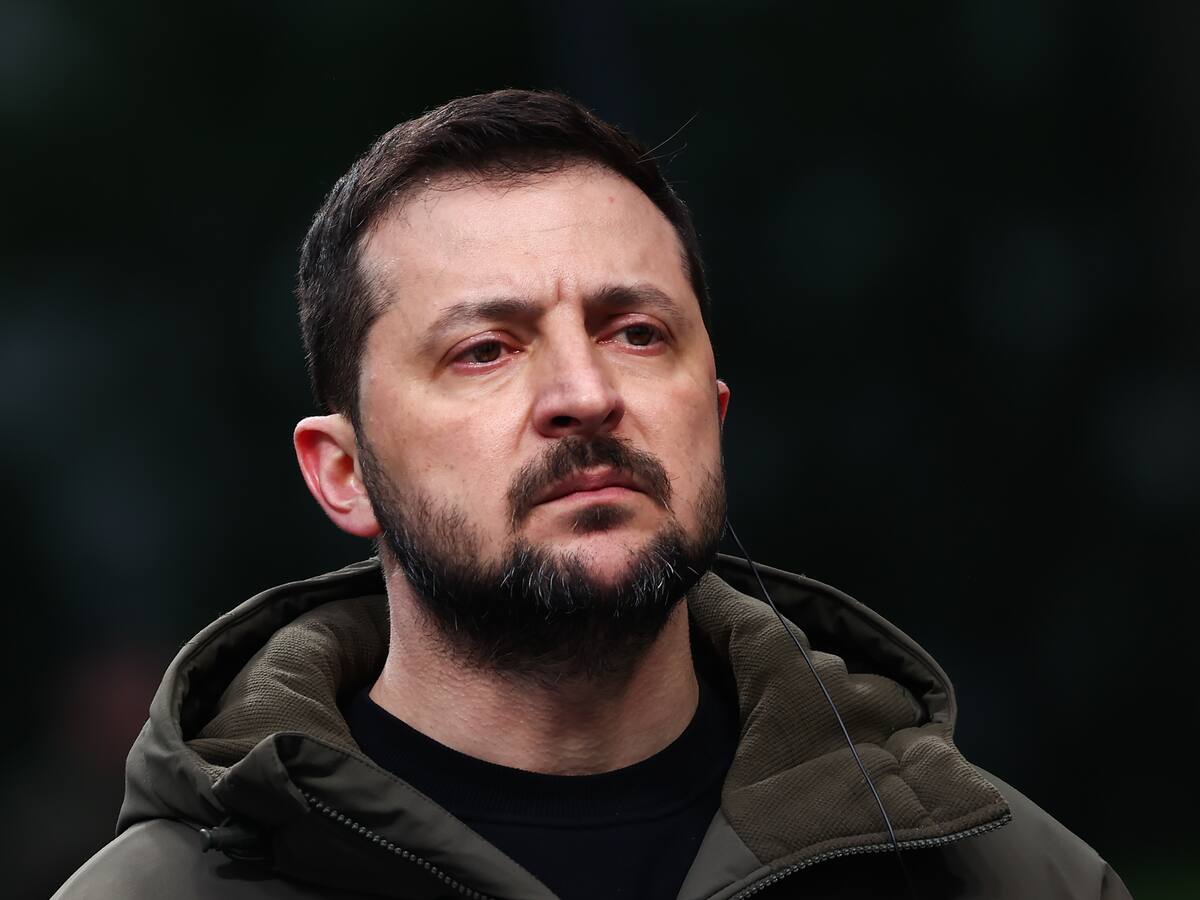 Zelenski subrayó en el día de la bandera que no entregará su tierra “al ocupante”