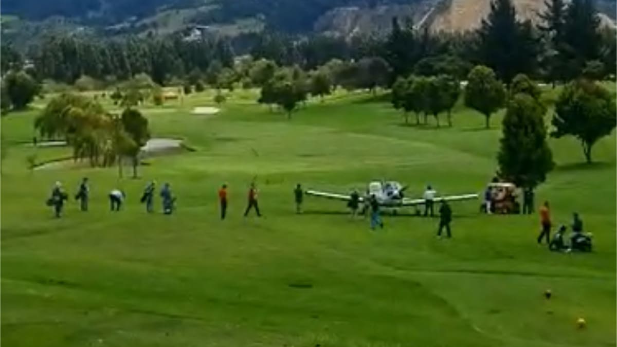 Avioneta tuvo que aterrizar de emergencia en una cancha de golf en Bogotá