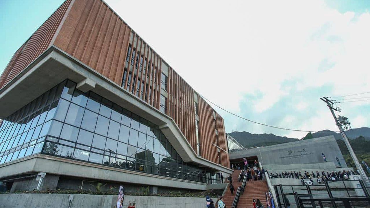 Colegio Gloria Valencia de Castaño // Alcaldía de Bogotá