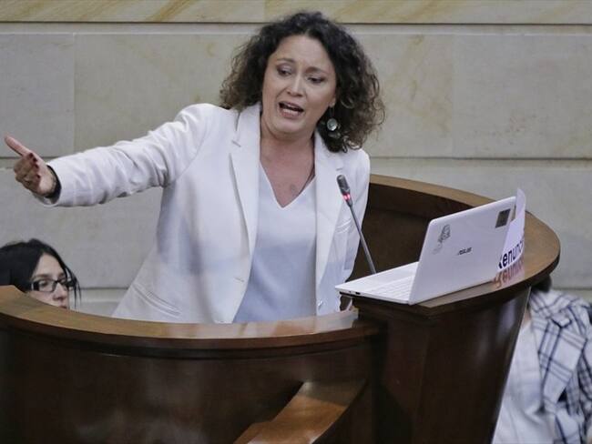 La Fiscalía no puede ser del bolsillo del presidente de turno: Angélica Lozano