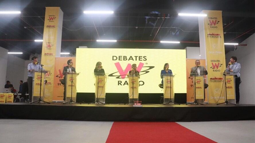 Los candidatos explicaron sus propuestas en movilidad y seguridad para la capital.. Foto: W Radio