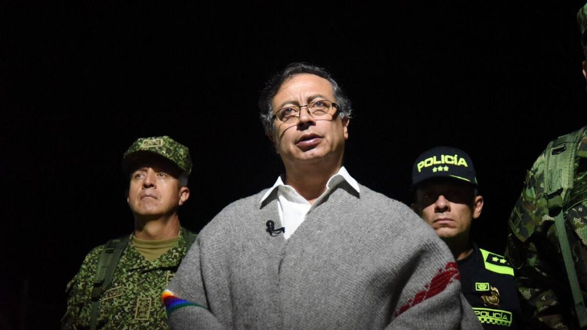 Petro pide disminuir presencia de soldados regulares y anuncia inversión en el Cauca