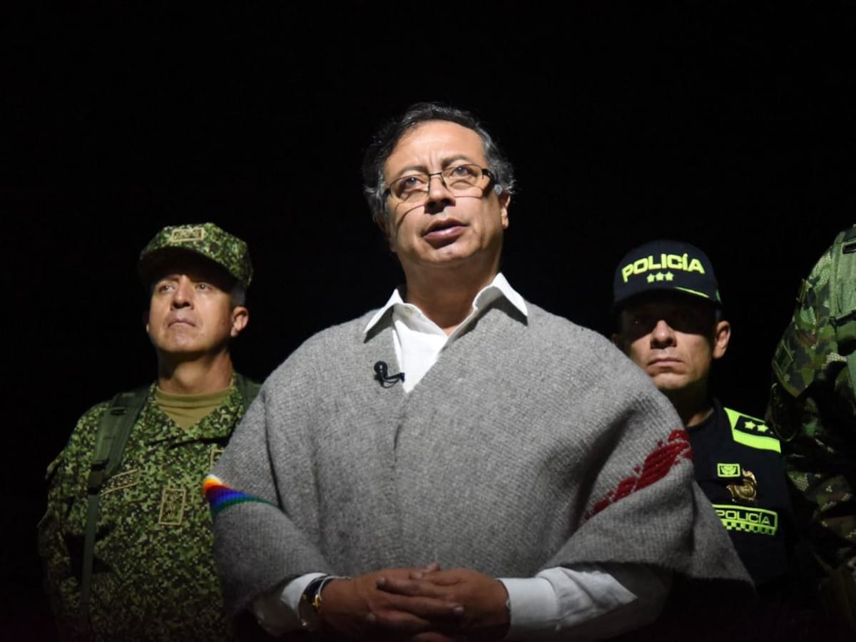 Petro pide disminuir presencia de soldados regulares y anuncia inversión en el Cauca